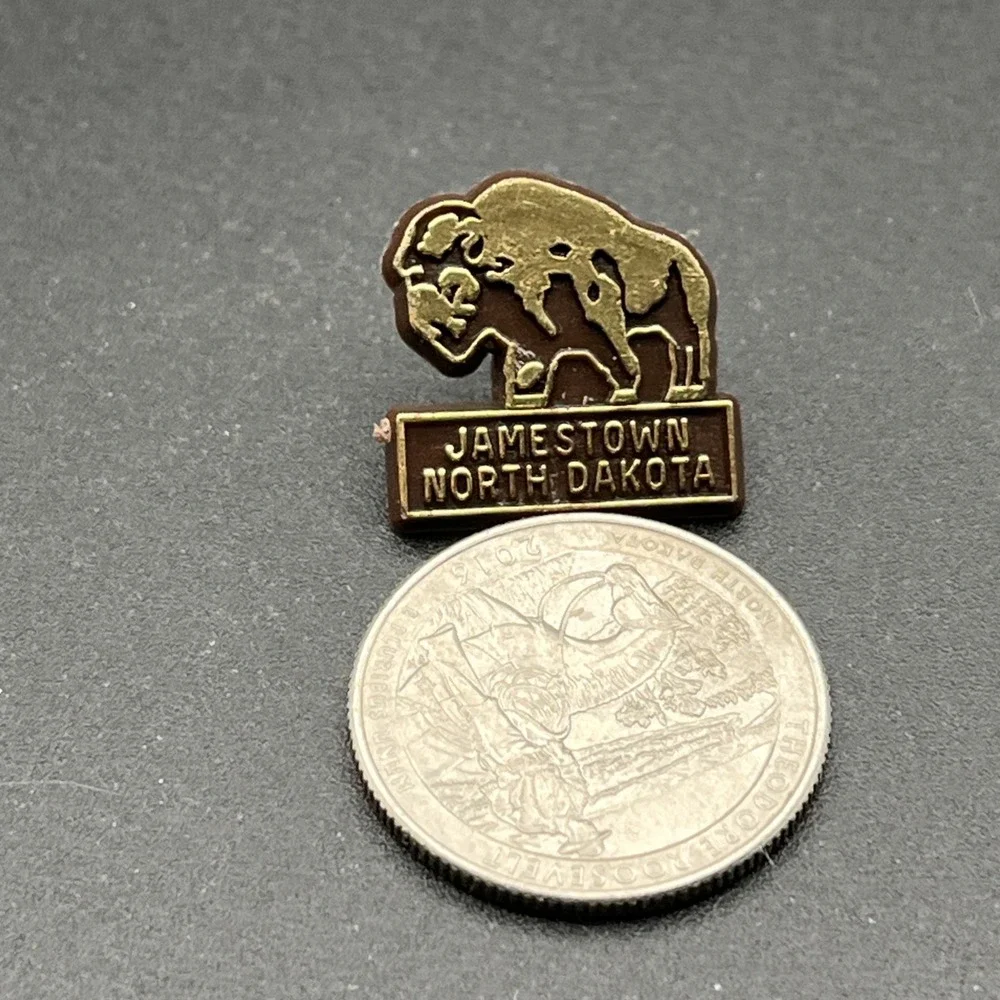 Jamestown North Dakota Buffalo‎ Bison USA Plastic Lapel Hat Pin